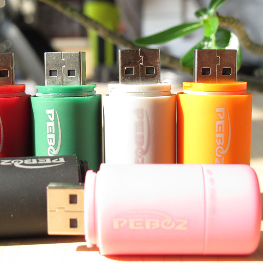 Fashion and convenient USB charging type mini flashlight Show the figure 2